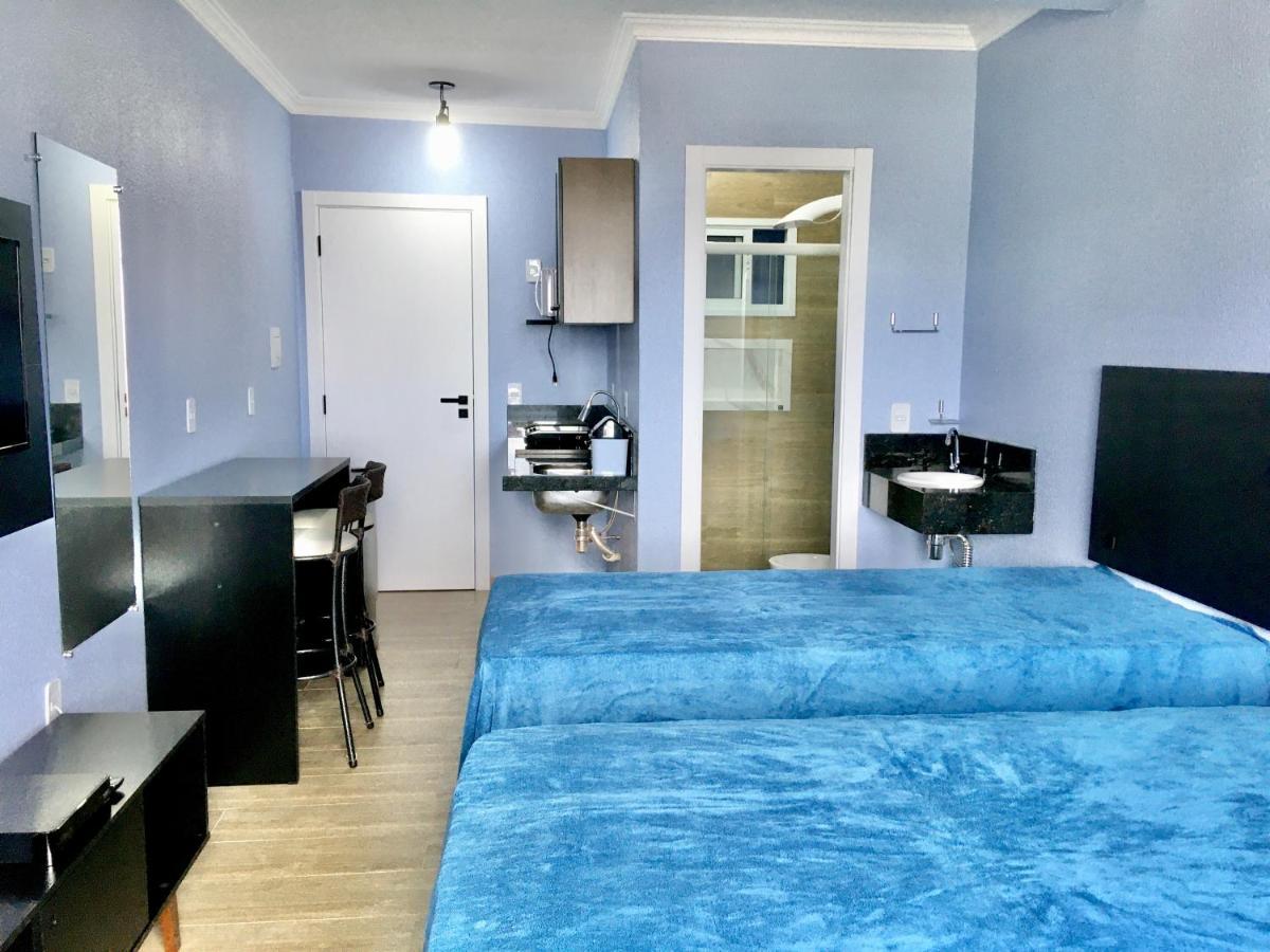Residencial Gralha Azul 招待所 *
